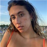 Studentessa di scienze biologiche in possesso della certificazione Cambridge C1 impartisco lezioni di inglese ad elementari, medie e superiori